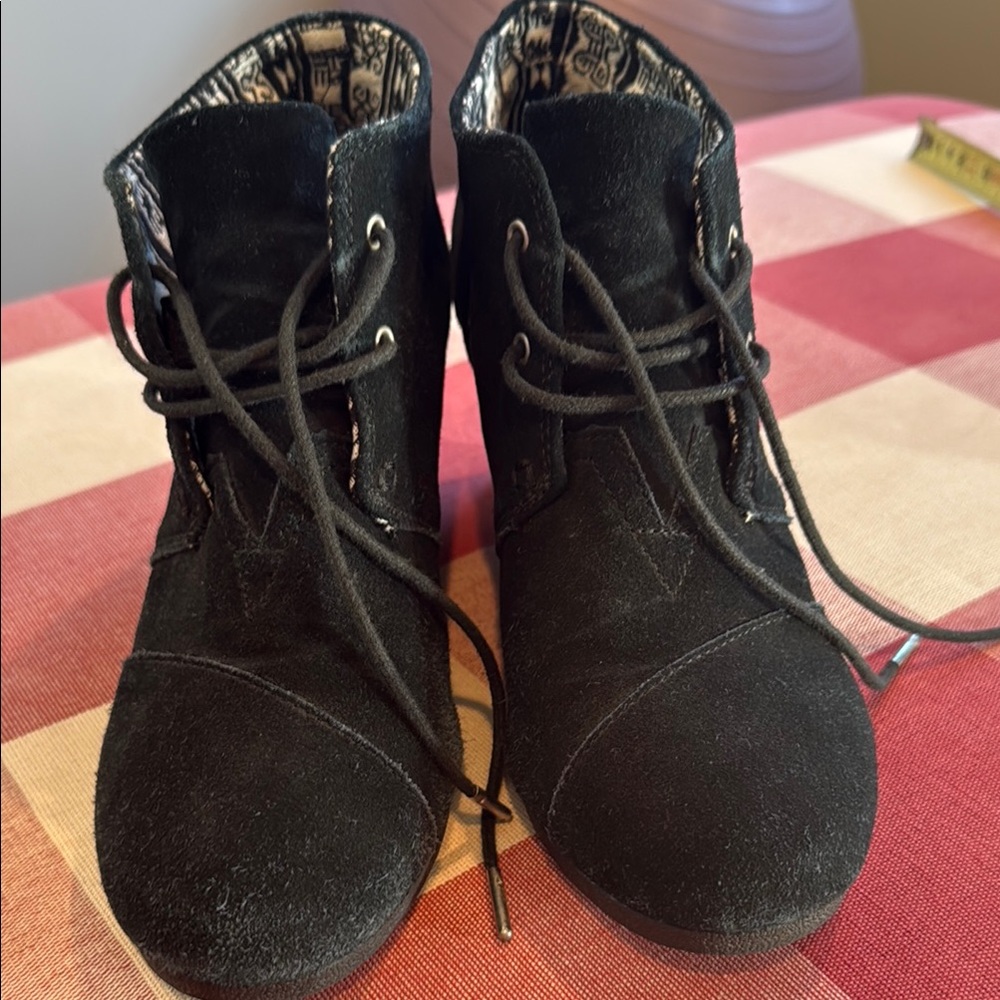 Toms Stylish Black Women’s Boots